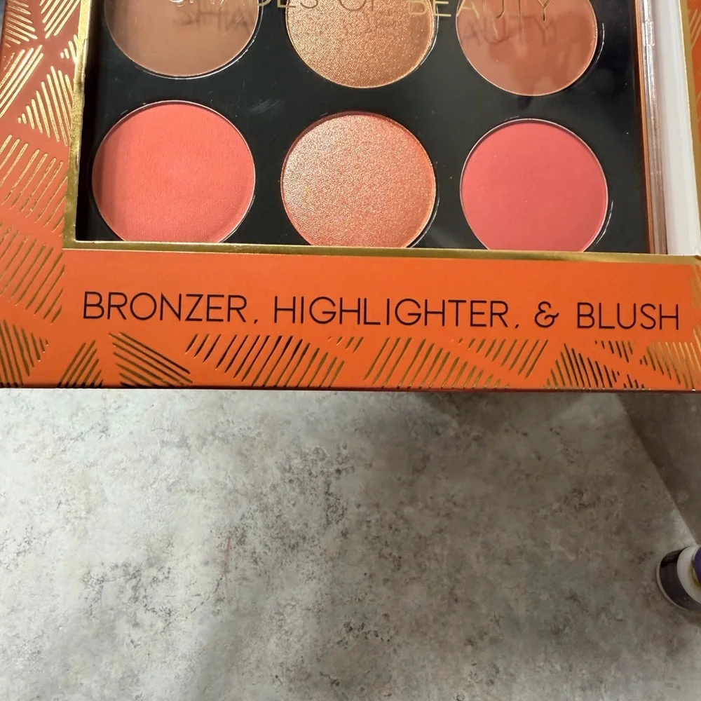 Beauty Treats SHADES OF BEAUTY Bronzer, Highlighter Blush- Warm Coral/Bronze